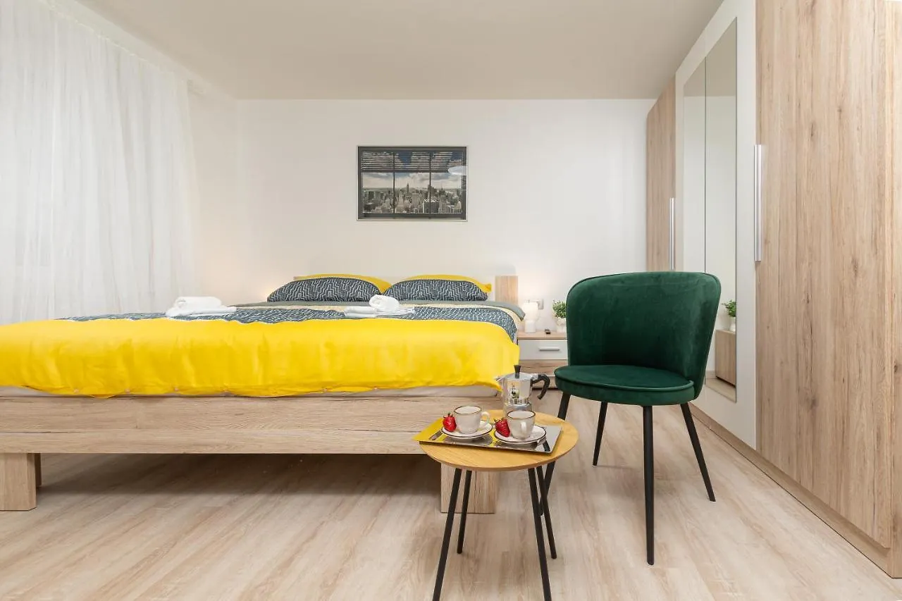 Apartment Ena Near Pula Amphitheater 0*,  Croazia