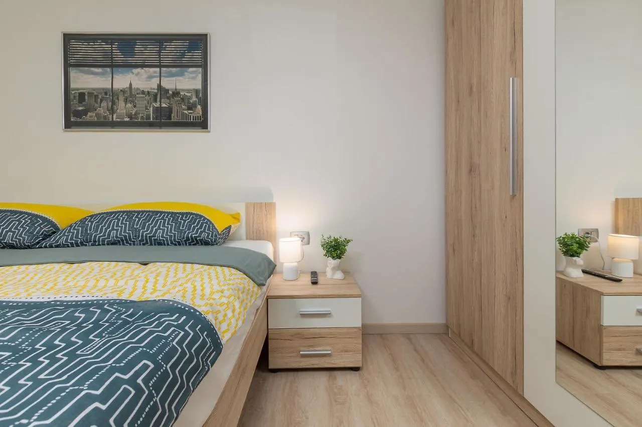 Apartment Ena Near Pula Amphitheater