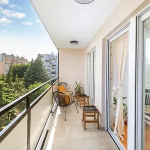 Sunny Aura - Spacious And Bright, With Parking Apartman