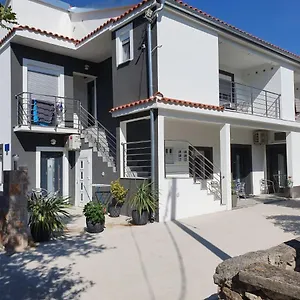Jeli Apartman Starigrad Paklenica